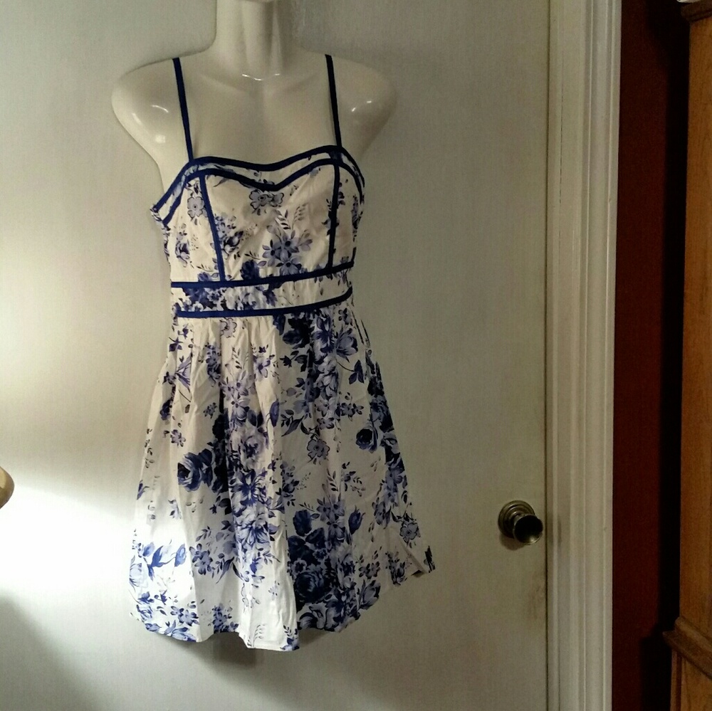 Beautiful Vintage Style City Triangles Sundress Sm